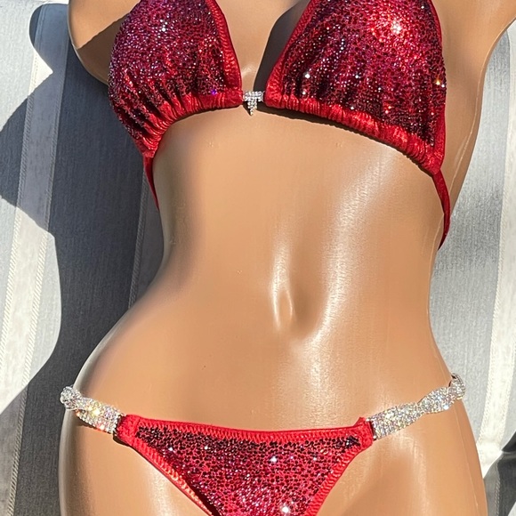 Stunning Red bikini competition posing suit perfect for NPC IFBB OCB IFBB NEW - Picture 7 of 12
